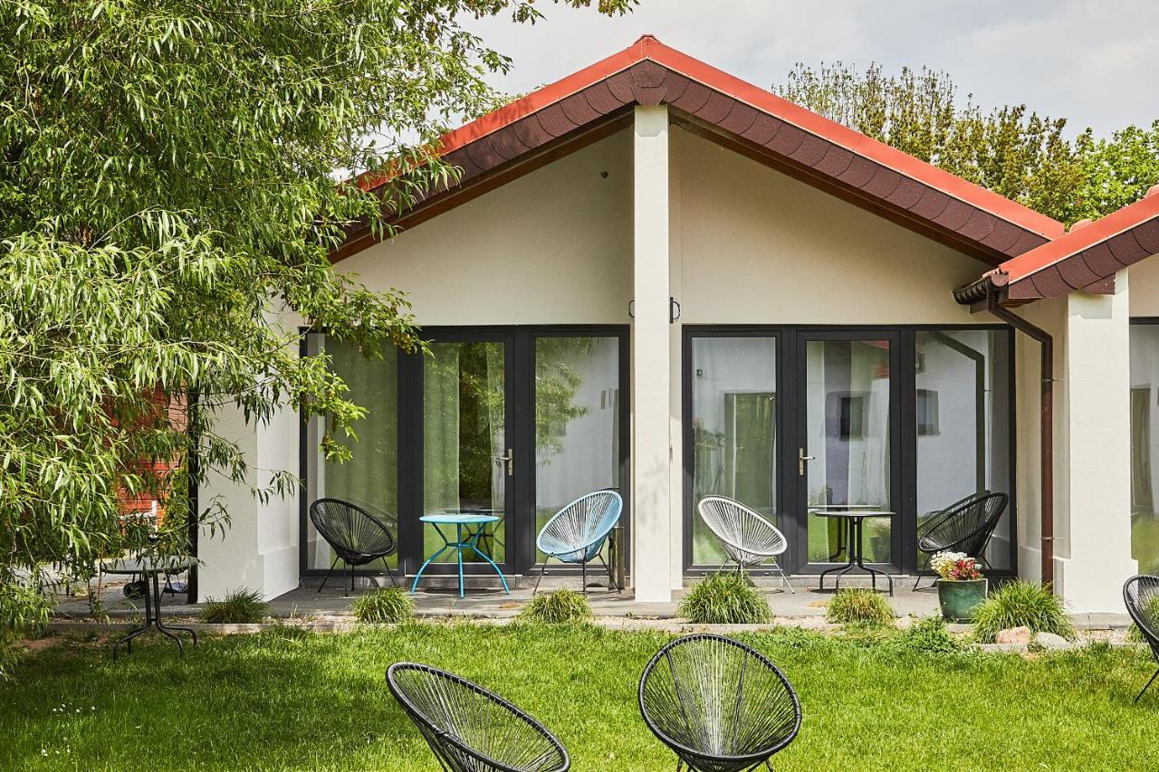 Sadova Park Villa Ślesin Exterior foto